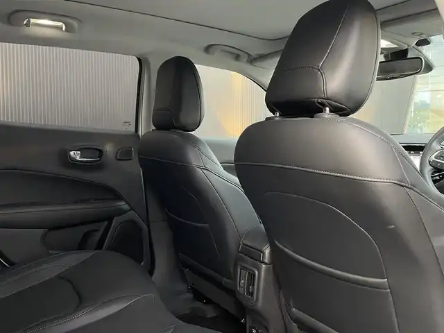 クライスラー・ジープ ジープ コンパス リミテッド 長野県 2020(令2)年 3万km ブライトホワイト ワンオーナー /サンフール /アダプティブクルーズコントロール /レーンキープ /パークアシスト /純正ナビ ・フルセグTV/BT/FM/AM/USB/AUX beatsプレミアムサウンドシステム /バックカメラ /ビルトインETC