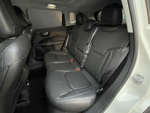 クライスラー・ジープ ジープ コンパス リミテッド 長野県 2020(令2)年 3万km ブライトホワイト ワンオーナー /サンフール /アダプティブクルーズコントロール /レーンキープ /パークアシスト /純正ナビ ・フルセグTV/BT/FM/AM/USB/AUX beatsプレミアムサウンドシステム /バックカメラ /ビルトインETC