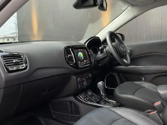 クライスラー・ジープ ジープ コンパス リミテッド 長野県 2020(令2)年 3万km ブライトホワイト ワンオーナー /サンフール /アダプティブクルーズコントロール /レーンキープ /パークアシスト /純正ナビ ・フルセグTV/BT/FM/AM/USB/AUX beatsプレミアムサウンドシステム /バックカメラ /ビルトインETC