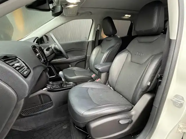 クライスラー・ジープ ジープ コンパス リミテッド 長野県 2020(令2)年 3万km ブライトホワイト ワンオーナー /サンフール /アダプティブクルーズコントロール /レーンキープ /パークアシスト /純正ナビ ・フルセグTV/BT/FM/AM/USB/AUX beatsプレミアムサウンドシステム /バックカメラ /ビルトインETC