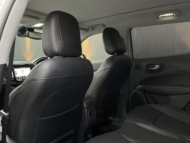 クライスラー・ジープ ジープ コンパス リミテッド 長野県 2020(令2)年 3万km ブライトホワイト ワンオーナー /サンフール /アダプティブクルーズコントロール /レーンキープ /パークアシスト /純正ナビ ・フルセグTV/BT/FM/AM/USB/AUX beatsプレミアムサウンドシステム /バックカメラ /ビルトインETC