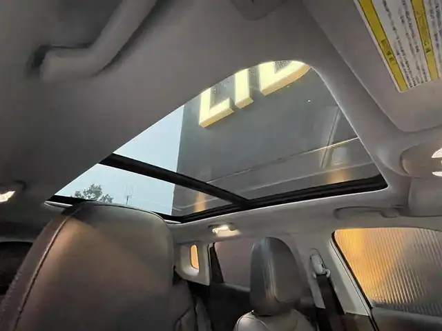 クライスラー・ジープ ジープ コンパス リミテッド 長野県 2020(令2)年 3万km ブライトホワイト ワンオーナー /サンフール /アダプティブクルーズコントロール /レーンキープ /パークアシスト /純正ナビ ・フルセグTV/BT/FM/AM/USB/AUX beatsプレミアムサウンドシステム /バックカメラ /ビルトインETC