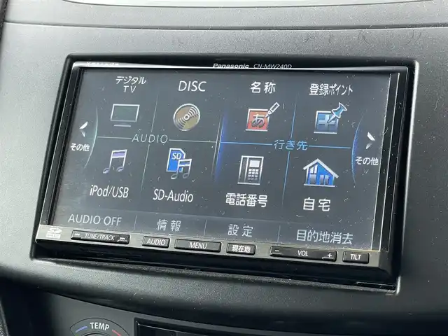 スズキ スイフト スポーツ 鹿児島県 2012(平24)年 8.4万km プレミアムシルバーメタリック 6速マニュアル車/社外ナビ(CN-MW240D)/社外CD/DVD再生可/社外フルセグTV/クルーズコントロール/オートエアコン/オートライト/社外マフラー/キセノンヘッドライト/電動格納ミラー/純正フォグ/ドアバイザー/保証書/取扱説明書/スペアキー1本(スマートキー)