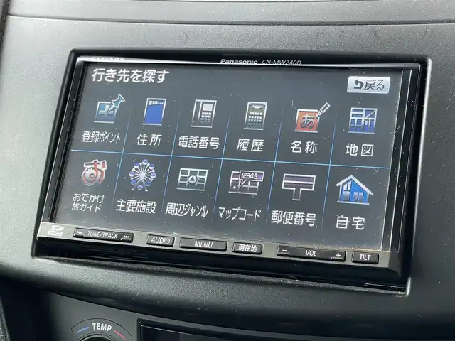 スズキ スイフト スポーツ 鹿児島県 2012(平24)年 8.4万km プレミアムシルバーメタリック 6速マニュアル車/社外ナビ(CN-MW240D)/社外CD/DVD再生可/社外フルセグTV/クルーズコントロール/オートエアコン/オートライト/社外マフラー/キセノンヘッドライト/電動格納ミラー/純正フォグ/ドアバイザー/保証書/取扱説明書/スペアキー1本(スマートキー)