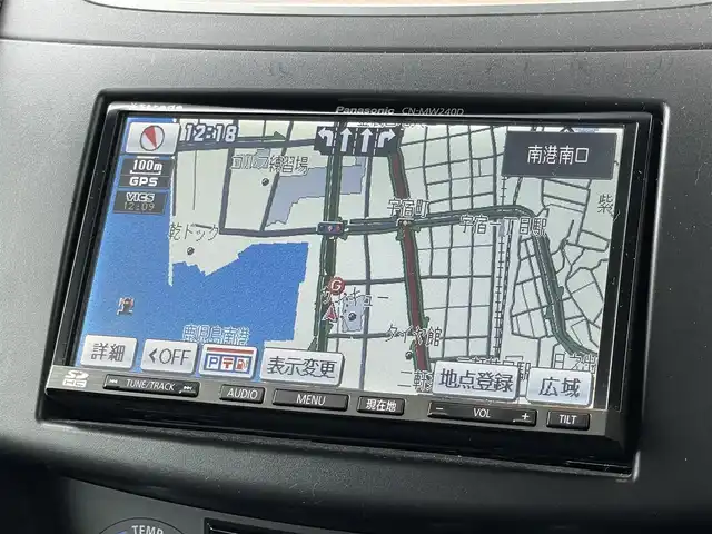 スズキ スイフト スポーツ 鹿児島県 2012(平24)年 8.4万km プレミアムシルバーメタリック 6速マニュアル車/社外ナビ(CN-MW240D)/社外CD/DVD再生可/社外フルセグTV/クルーズコントロール/オートエアコン/オートライト/社外マフラー/キセノンヘッドライト/電動格納ミラー/純正フォグ/ドアバイザー/保証書/取扱説明書/スペアキー1本(スマートキー)