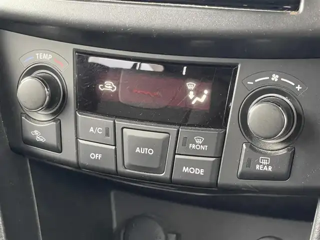 スズキ スイフト スポーツ 鹿児島県 2012(平24)年 8.4万km プレミアムシルバーメタリック 6速マニュアル車/社外ナビ(CN-MW240D)/社外CD/DVD再生可/社外フルセグTV/クルーズコントロール/オートエアコン/オートライト/社外マフラー/キセノンヘッドライト/電動格納ミラー/純正フォグ/ドアバイザー/保証書/取扱説明書/スペアキー1本(スマートキー)