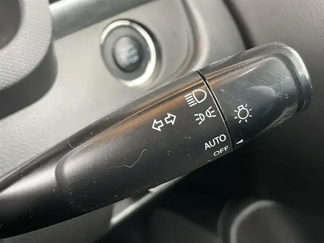 スズキ スイフト スポーツ 鹿児島県 2012(平24)年 8.4万km プレミアムシルバーメタリック 6速マニュアル車/社外ナビ(CN-MW240D)/社外CD/DVD再生可/社外フルセグTV/クルーズコントロール/オートエアコン/オートライト/社外マフラー/キセノンヘッドライト/電動格納ミラー/純正フォグ/ドアバイザー/保証書/取扱説明書/スペアキー1本(スマートキー)