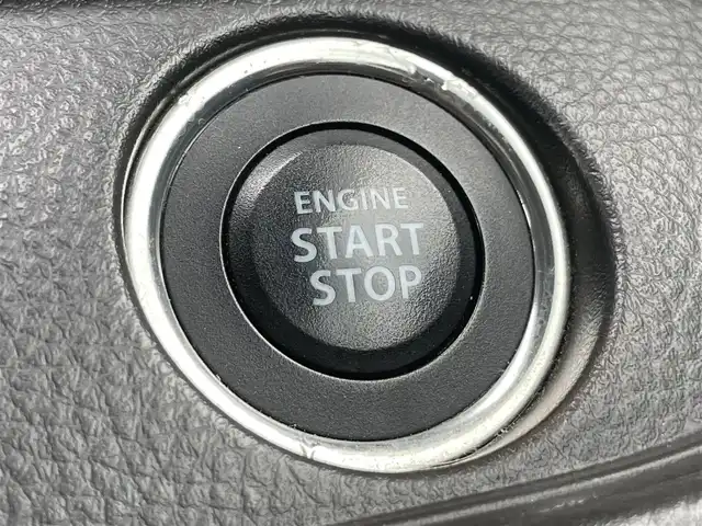 スズキ スイフト スポーツ 鹿児島県 2012(平24)年 8.4万km プレミアムシルバーメタリック 6速マニュアル車/社外ナビ(CN-MW240D)/社外CD/DVD再生可/社外フルセグTV/クルーズコントロール/オートエアコン/オートライト/社外マフラー/キセノンヘッドライト/電動格納ミラー/純正フォグ/ドアバイザー/保証書/取扱説明書/スペアキー1本(スマートキー)