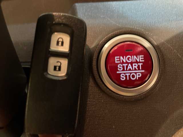 ホンダ Ｎ ＯＮＥ G 新潟県 2017(平29)年 3.6万km プレミアムホワイトパールⅡ フロントベンチシート/安心パッケージ/・シティブレーキシステム/CTBA/カーテンエアバック/ABS/横滑り防止装置/純正フロアマット/布シート/AUX/スマートキー/アイドリングストップ