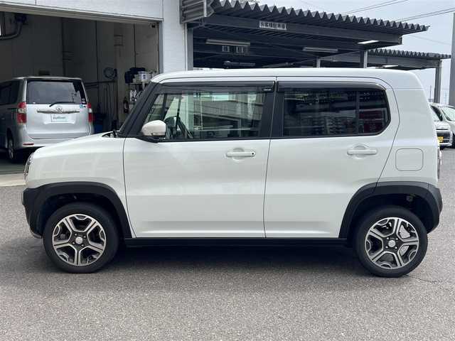 スズキ ハスラー X 長崎県 2016(平28)年 6.5万km クリスタルホワイトP 純正メモリナビ/　・DVD・USB・Bluetooth・フルセグTV/アラウンドビューカメラ/デュアルカメラブレーキサポート/　・衝突軽減システム・車線逸脱警報・先行車発進お知らせ/ETC/Sエネチャージ/アイドリングストップ/純正15インチアルミホイール/純正HIDヘッドライト/純正フォグライト/オートライト/前席シートヒーター/革巻きステアリング/ステアリングスイッチ/純正フロアマット/純正ドアバイザー/電動オート格納ウインカー付ドアミラー/取扱説明書、保証書/スペアスマートキー×1本