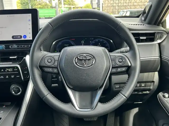 トヨタ ハリアー ハイブリッド Z 愛知県 2025(令7)年 0.3万km プラチナホワイトパールマイカ ワンオーナー/純正メモリナビ（FM/AM/BT/USB/Miracast/フルセグ)/Toyota Safety Sense/ ・プリクラッシュセーフティー/ ・レーントレーシングアシスト/ ・ブラインドスポットモニター/ ・クリアランスソナー/ ・リアクロストラフィックアラート/ ・パーキングサポートブレーキ/ ・ロードサインアシスト/ ・レーダークルーズコントロール/JBLサウンド/禁煙車/パノラミックビューカメラ/アラウンドビューモニター・バックカメラ/ETC2.0/ヘッドアップディスプレイ/パワーシート/ハーフレザーシート/nanoeX/デジタルインナーミラー/パワーバックドア/LEDヘッドライト/フォグランプ/革巻きステアリング/純正AW19インチ/電動格納ミラー/純正フロアマット/ドアバイザー/プッシュスタート/スマートキー・スペアキー１本/ステアリングリモコン/ハンズフリー/ABS/取扱説明書・保証書