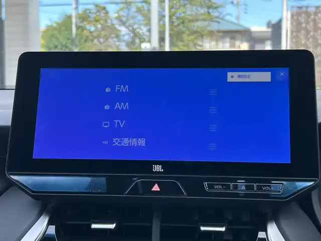 トヨタ ハリアー ハイブリッド Z 愛知県 2025(令7)年 0.3万km プラチナホワイトパールマイカ ワンオーナー/純正メモリナビ（FM/AM/BT/USB/Miracast/フルセグ)/Toyota Safety Sense/ ・プリクラッシュセーフティー/ ・レーントレーシングアシスト/ ・ブラインドスポットモニター/ ・クリアランスソナー/ ・リアクロストラフィックアラート/ ・パーキングサポートブレーキ/ ・ロードサインアシスト/ ・レーダークルーズコントロール/JBLサウンド/禁煙車/パノラミックビューカメラ/アラウンドビューモニター・バックカメラ/ETC2.0/ヘッドアップディスプレイ/パワーシート/ハーフレザーシート/nanoeX/デジタルインナーミラー/パワーバックドア/LEDヘッドライト/フォグランプ/革巻きステアリング/純正AW19インチ/電動格納ミラー/純正フロアマット/ドアバイザー/プッシュスタート/スマートキー・スペアキー１本/ステアリングリモコン/ハンズフリー/ABS/取扱説明書・保証書