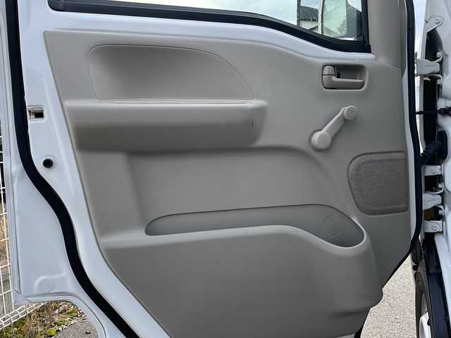 スズキ エブリイ PA 福島県 2019(令1)年 2.8万km スペリアホワイト 4WDボタン有 オートマシフト 純正ラジオ 両側スライドドア 純正ゴムマット ドアバイザー スペアキー ヘッドアップコンソール 純正スチールホイール