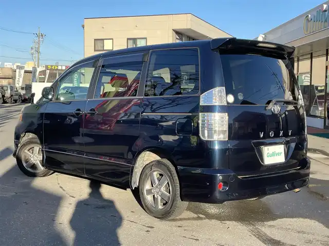 トヨタ ヴォクシー Z 長野県 2006(平18)年 13.2万km ダークブルーマイカ カロッツェリアナビ/ワンセグテレビ/AM/FM/Bluetooth/バックカメラ/ETC/フリップダウンモニター/純正フロアマット/4WD/ドアバイザー/スペアキー/純正15インチAW/パワーウィンドウ