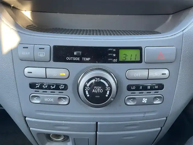 トヨタ ヴォクシー Z 長野県 2006(平18)年 13.2万km ダークブルーマイカ カロッツェリアナビ/ワンセグテレビ/AM/FM/Bluetooth/バックカメラ/ETC/フリップダウンモニター/純正フロアマット/4WD/ドアバイザー/スペアキー/純正15インチAW/パワーウィンドウ