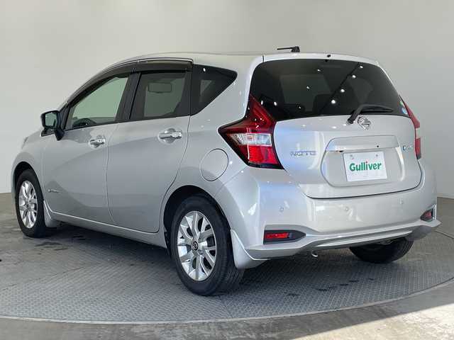 日産 ノート e－パワー X 栃木県 2019(令1)年 5万km ブリリアントシルバー 純正ナビ/(CD-DVD/TV/Bluetooth)/衝突被害軽減ブレーキ/踏み間違い防止/車線逸脱警報/アラウンドビューモニター/スマートルームミラー/アイドリングストップ/ABS/インテリジェントキー/盗難防止装置/禁煙車/ETC/ドラレコ/全方位バックカメラ/純正アルミホイール/純正フロアマット/コーナーセンサー/プッシュスタート
