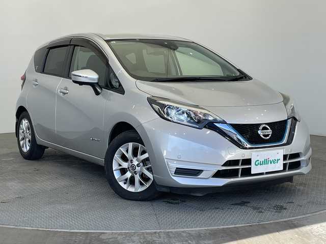 日産 ノート e－パワー X 栃木県 2019(令1)年 5万km ブリリアントシルバー 純正ナビ/(CD-DVD/TV/Bluetooth)/衝突被害軽減ブレーキ/踏み間違い防止/車線逸脱警報/アラウンドビューモニター/スマートルームミラー/アイドリングストップ/ABS/インテリジェントキー/盗難防止装置/禁煙車/ETC/ドラレコ/全方位バックカメラ/純正アルミホイール/純正フロアマット/コーナーセンサー/プッシュスタート