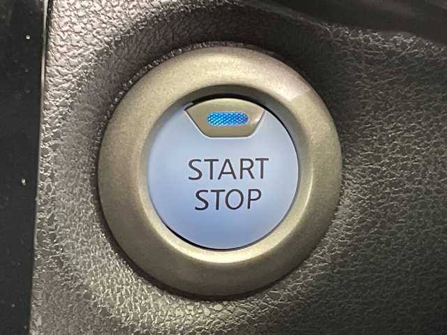 日産 ノート e－パワー X 栃木県 2019(令1)年 5万km ブリリアントシルバー 純正ナビ/(CD-DVD/TV/Bluetooth)/衝突被害軽減ブレーキ/踏み間違い防止/車線逸脱警報/アラウンドビューモニター/スマートルームミラー/アイドリングストップ/ABS/インテリジェントキー/盗難防止装置/禁煙車/ETC/ドラレコ/全方位バックカメラ/純正アルミホイール/純正フロアマット/コーナーセンサー/プッシュスタート