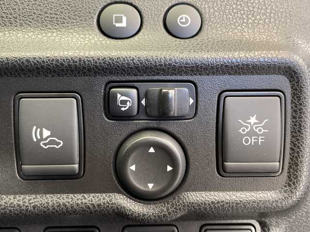 日産 ノート e－パワー X 栃木県 2019(令1)年 5万km ブリリアントシルバー 純正ナビ/(CD-DVD/TV/Bluetooth)/衝突被害軽減ブレーキ/踏み間違い防止/車線逸脱警報/アラウンドビューモニター/スマートルームミラー/アイドリングストップ/ABS/インテリジェントキー/盗難防止装置/禁煙車/ETC/ドラレコ/全方位バックカメラ/純正アルミホイール/純正フロアマット/コーナーセンサー/プッシュスタート