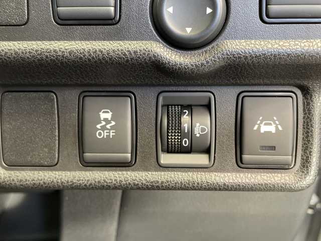 日産 ノート e－パワー X 栃木県 2019(令1)年 5万km ブリリアントシルバー 純正ナビ/(CD-DVD/TV/Bluetooth)/衝突被害軽減ブレーキ/踏み間違い防止/車線逸脱警報/アラウンドビューモニター/スマートルームミラー/アイドリングストップ/ABS/インテリジェントキー/盗難防止装置/禁煙車/ETC/ドラレコ/全方位バックカメラ/純正アルミホイール/純正フロアマット/コーナーセンサー/プッシュスタート