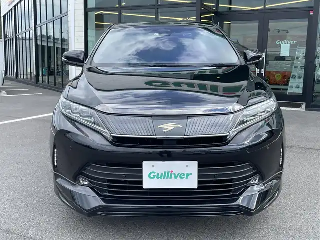トヨタ ハリアー プレミアム スタイルノアール 愛媛県 2019(令1)年 4万km ブラックマイカ パノラマサンルーフ/ALPINE専用大型ナビ/　CD/DVD/Bluetooth/フルセグTV/バックカメラ/ビルトインETC/プリクラッシュセーフティ/レーンディパーチャーアラート/レーダークルーズコントロール/クリアランスソナー /パワーバックドア/純正18インチAW/ドライブレコーダー/電子パーキングブレーキ/オートホールド/オートライト/三眼LEDヘッドライト/フロントフォグ/スペアキー×1/カードキー×1/ラゲッジマット/プッシュスタート/フロアマット