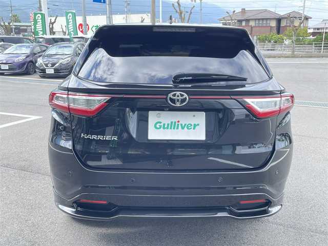 トヨタ ハリアー プレミアム スタイルノアール 愛媛県 2019(令1)年 4万km ブラックマイカ パノラマサンルーフ/ALPINE専用大型ナビ/　CD/DVD/Bluetooth/フルセグTV/バックカメラ/ビルトインETC/プリクラッシュセーフティ/レーンディパーチャーアラート/レーダークルーズコントロール/クリアランスソナー /パワーバックドア/純正18インチAW/ドライブレコーダー/電子パーキングブレーキ/オートホールド/オートライト/三眼LEDヘッドライト/フロントフォグ/スペアキー×1/カードキー×1/ラゲッジマット/プッシュスタート/フロアマット