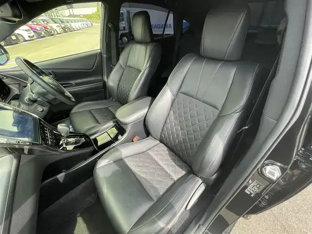 トヨタ ハリアー プレミアム スタイルノアール 愛媛県 2019(令1)年 4万km ブラックマイカ パノラマサンルーフ/ALPINE専用大型ナビ/　CD/DVD/Bluetooth/フルセグTV/バックカメラ/ビルトインETC/プリクラッシュセーフティ/レーンディパーチャーアラート/レーダークルーズコントロール/クリアランスソナー /パワーバックドア/純正18インチAW/ドライブレコーダー/電子パーキングブレーキ/オートホールド/オートライト/三眼LEDヘッドライト/フロントフォグ/スペアキー×1/カードキー×1/ラゲッジマット/プッシュスタート/フロアマット