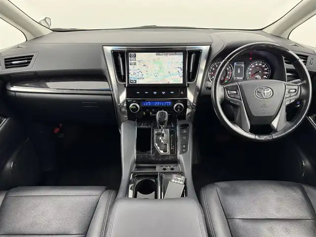 トヨタ ヴェルファイア Z Gエディション 福岡県 2018(平30)年 9.5万km ホワイトパールクリスタルシャイン ＴＲＤエアロ　/後席モニター　/純正１０型ナビ/フルセグTV　/バックカメラ　/ビルトインＥＴＣ　/ドライブレコーダー　/レーダークルコン　/コーナーセンサー　/衝突軽減ブレーキ　/レーンキープ　/両側電動スライドドア　/シートメモリー付きパワーシート　/シートベンチレーション／ヒーター　/ステアリングヒーター　/パワーバックドア　/３眼ＬＥＤヘッドライト　/社外２０インチアルミホイール