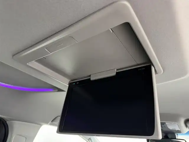 トヨタ ヴェルファイア Z Gエディション 福岡県 2018(平30)年 9.5万km ホワイトパールクリスタルシャイン ＴＲＤエアロ　/後席モニター　/純正１０型ナビ/フルセグTV　/バックカメラ　/ビルトインＥＴＣ　/ドライブレコーダー　/レーダークルコン　/コーナーセンサー　/衝突軽減ブレーキ　/レーンキープ　/両側電動スライドドア　/シートメモリー付きパワーシート　/シートベンチレーション／ヒーター　/ステアリングヒーター　/パワーバックドア　/３眼ＬＥＤヘッドライト　/社外２０インチアルミホイール