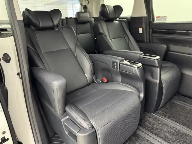 トヨタ ヴェルファイア Z Gエディション 福岡県 2018(平30)年 9.5万km ホワイトパールクリスタルシャイン ＴＲＤエアロ　/後席モニター　/純正１０型ナビ/フルセグTV　/バックカメラ　/ビルトインＥＴＣ　/ドライブレコーダー　/レーダークルコン　/コーナーセンサー　/衝突軽減ブレーキ　/レーンキープ　/両側電動スライドドア　/シートメモリー付きパワーシート　/シートベンチレーション／ヒーター　/ステアリングヒーター　/パワーバックドア　/３眼ＬＥＤヘッドライト　/社外２０インチアルミホイール