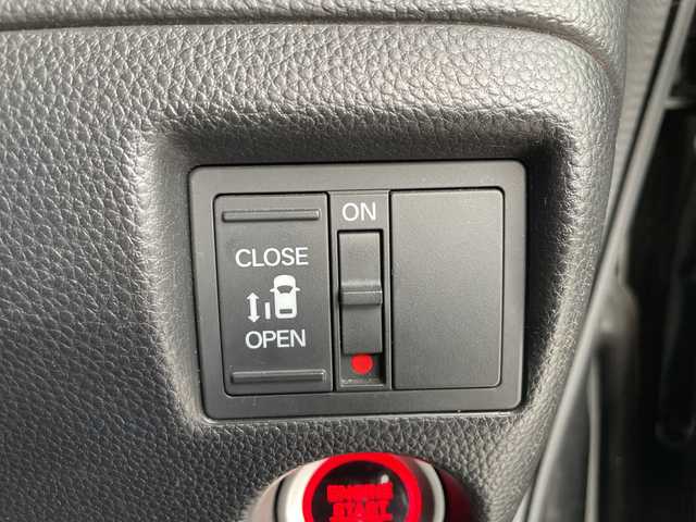 ホンダ Ｎ ＢＯＸ カスタム G L ホンダセンシング 愛知県 2018(平30)年 9.2万km クリスタルブラックパール 純正ナビ/片側パワースライドドア/レーダークルーズコントロール/コーナーセンサー/純正アルミホイール/LEDヘッドライト/レーンキープアシスト/衝突軽減システム/フルセグ/CD DVD/Bluetooth/ステアリングスイッチ/スマートキー/プッシュスタート