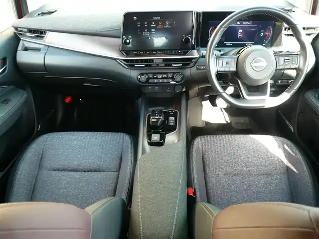 日産 オーラ G 静岡県 2022(令4)年 1.4万km ガーネットレッド/スーパーブラック 2トーン ワンオーナー/禁煙車/プロパイロット/・ハンドル支援/・レーダークルーズ/・レーンキープアシスト/ニッサンコネクトナビ/アラウンドビューモニター/フルセグテレビ/Bluetooth/USB・HDMI/置くだけ充電/デジタルインナーミラー/BOSEサウンド/オートハイビーム/オートライト/LEDヘッドライト/電動パーキング/AUTO HOLD/スマートキー/スペアキー/フロアマット/ドアバイザー/ビルトインETC/新車保証書/取扱説明書