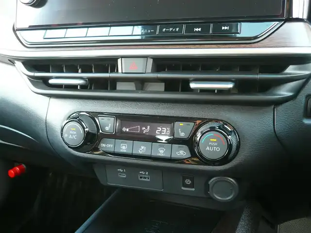 日産 オーラ G 静岡県 2022(令4)年 1.4万km ガーネットレッド/スーパーブラック 2トーン ワンオーナー/禁煙車/プロパイロット/・ハンドル支援/・レーダークルーズ/・レーンキープアシスト/ニッサンコネクトナビ/アラウンドビューモニター/フルセグテレビ/Bluetooth/USB・HDMI/置くだけ充電/デジタルインナーミラー/BOSEサウンド/オートハイビーム/オートライト/LEDヘッドライト/電動パーキング/AUTO HOLD/スマートキー/スペアキー/フロアマット/ドアバイザー/ビルトインETC/新車保証書/取扱説明書