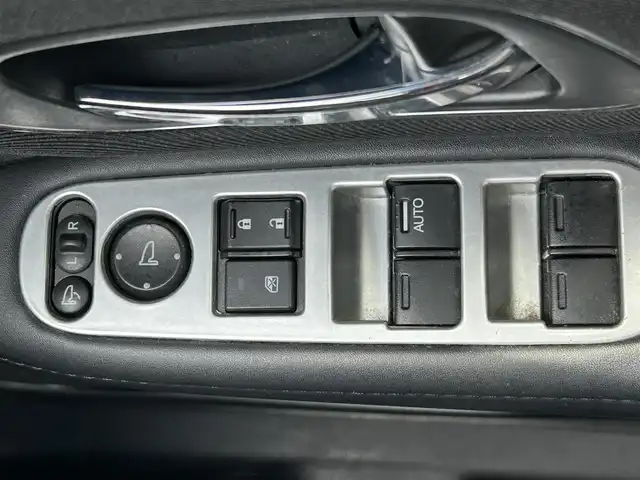 ホンダ ヴェゼル X ホンダセンシング 長野県 2017(平29)年 3.7万km ホワイトオーキッドパール ホンダセンシング/社外ナビ/フルセグ/ACC/純正ビルトインETC/エンジンスターター/スペアキー/LEDヘッドライト/スマートキー/HDMI