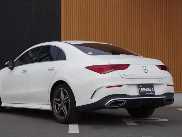 メルセデス・ベンツ ＣＬＡ１８０ AMGライン 埼玉県 2020(令2)年 1.8万km ポーラホワイト ブラックハーフレザーシート/アダプティブクルーズコントロール/レーダーセーフティパッケージ/パークセンサー/ブライドスポットモニター/バックカメラ/純正ナビ/ドラレコ/ETC/フルセグTV/ワイヤレス充電/シートヒーター/Bluetooth/純正18インチAMGホイール