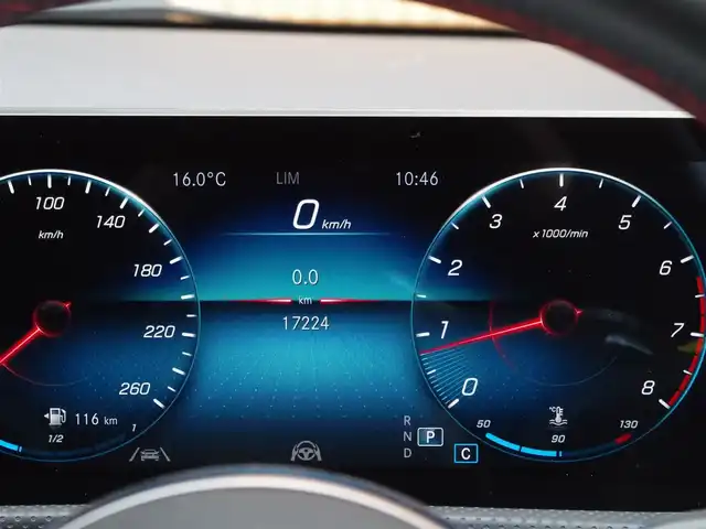 メルセデス・ベンツ ＣＬＡ１８０ AMGライン 埼玉県 2020(令2)年 1.8万km ポーラホワイト ブラックハーフレザーシート/アダプティブクルーズコントロール/レーダーセーフティパッケージ/パークセンサー/ブライドスポットモニター/バックカメラ/純正ナビ/ドラレコ/ETC/フルセグTV/ワイヤレス充電/シートヒーター/Bluetooth/純正18インチAMGホイール