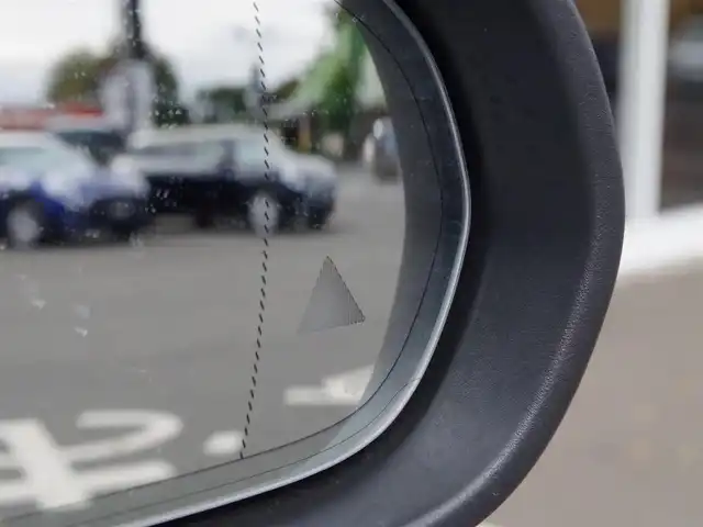 メルセデス・ベンツ ＣＬＡ１８０ AMGライン 埼玉県 2020(令2)年 1.8万km ポーラホワイト ブラックハーフレザーシート/アダプティブクルーズコントロール/レーダーセーフティパッケージ/パークセンサー/ブライドスポットモニター/バックカメラ/純正ナビ/ドラレコ/ETC/フルセグTV/ワイヤレス充電/シートヒーター/Bluetooth/純正18インチAMGホイール