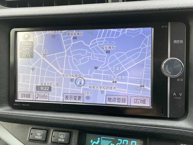 トヨタ アクア S 広島県 2012(平24)年 7.1万km ライムホワイトパールクリスタルシャイン /登録時走行距離/　　　　　　　70628キロ/純正ナビ/フロント・バックカメラ/地デジ/スペアキー×１/ETC/新車時整備手帳/　　【保証書】/取扱説明書/