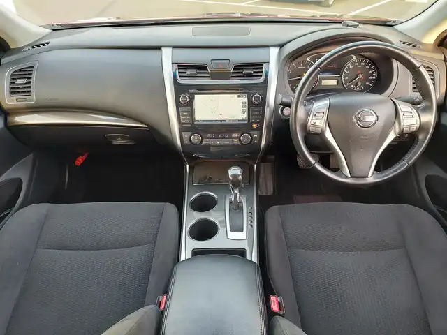 日産 ティアナ XL 東京都 2014(平26)年 5.5万km ラディアントレッド 純正メモリーナビ/フルセグＴＶ/アラウンドビューモニター/エマージェンシーブレーキ/レーンキープアシスト/クルーズコントロール/前席パワーシート/助手席オットマン/革巻きステアリング/ビルトインETC/スマートキー/プッシュスタート/保証書/取扱説明書