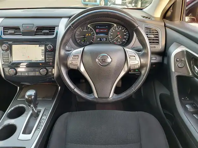 日産 ティアナ XL 東京都 2014(平26)年 5.5万km ラディアントレッド 純正メモリーナビ/フルセグＴＶ/アラウンドビューモニター/エマージェンシーブレーキ/レーンキープアシスト/クルーズコントロール/前席パワーシート/助手席オットマン/革巻きステアリング/ビルトインETC/スマートキー/プッシュスタート/保証書/取扱説明書
