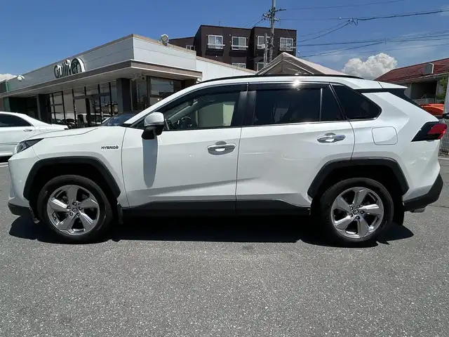 トヨタ ＲＡＶ４ ハイブリットG 長野県 2019(令1)年 11.3万km ホワイトパールクリスタルシャイン 4WD/ワンオーナー/純正ナビ/・Bluetooth/CD/DVD/TV/バックカメラ/純正2.0ETC/電動リアゲート/社外ドライブレコーダー/純正フロアマット/メモリパワーシート/レザーシート/前席シートヒーター/純正18インチAW/前後コーナーセンサー/LEDオートライト/オートマチックハイビーム/ハンドルヒーター/寒冷地仕様/クルーズコントロール追走あり/電格ミラー/ドアバイザー/取り扱い説明書/保証書