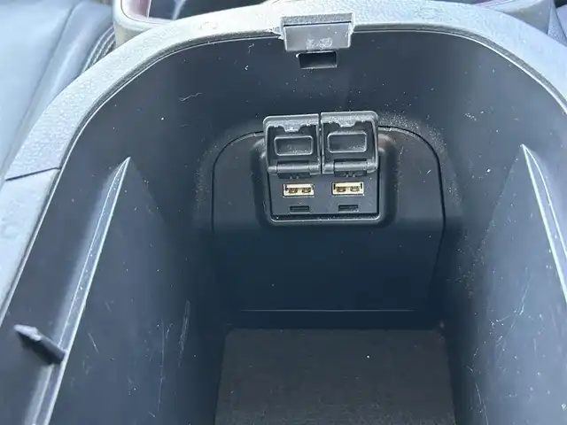 トヨタ ＲＡＶ４ ハイブリットG 長野県 2019(令1)年 11.3万km ホワイトパールクリスタルシャイン 4WD/ワンオーナー/純正ナビ/・Bluetooth/CD/DVD/TV/バックカメラ/純正2.0ETC/電動リアゲート/社外ドライブレコーダー/純正フロアマット/メモリパワーシート/レザーシート/前席シートヒーター/純正18インチAW/前後コーナーセンサー/LEDオートライト/オートマチックハイビーム/ハンドルヒーター/寒冷地仕様/クルーズコントロール追走あり/電格ミラー/ドアバイザー/取り扱い説明書/保証書