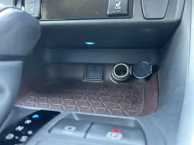 トヨタ ＲＡＶ４ ハイブリットG 長野県 2019(令1)年 11.3万km ホワイトパールクリスタルシャイン 4WD/ワンオーナー/純正ナビ/・Bluetooth/CD/DVD/TV/バックカメラ/純正2.0ETC/電動リアゲート/社外ドライブレコーダー/純正フロアマット/メモリパワーシート/レザーシート/前席シートヒーター/純正18インチAW/前後コーナーセンサー/LEDオートライト/オートマチックハイビーム/ハンドルヒーター/寒冷地仕様/クルーズコントロール追走あり/電格ミラー/ドアバイザー/取り扱い説明書/保証書
