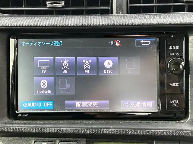 トヨタ アクア S 高知県 2014(平26)年 14.4万km ライムホワイトパールクリスタルシャイン 純正SDナビ/スマートキー/バックカメラ/フルセグ/ETC/Bluetooth接続/AAC/純正フロアマット/横滑り防止装置/取扱説明書/記録簿/オートライト/Wエアバッグ