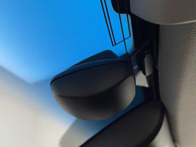 ホンダ ヴェゼル ハイブリッド Z 千葉県 2015(平27)年 4.8万km ルーセブラックM 社外ナビ【AVIC-RL09】/(CD/DVD/Bluetooth/フルセグ/SD/USB)/社外後席モニター/バックカメラ/クルーズコントロール/クリアランスソナー(前後)/電動パーキングブレーキ/オートホールド/LEDヘッドライト/フォグランプ/オートライト/シートヒーター(D+N席)/ETC/ハーフレザーシート/純正フロアマット/純正17インチアルミホイール/MTモード付AT/パドルシフト/トノカバー/電動格納ミラー/プッシュスタート/エアバッグ(W+サイド＋カーテン)/横滑り防止装置