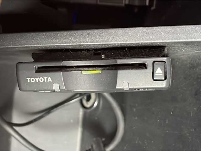 ホンダ ヴェゼル ハイブリッド Z 千葉県 2015(平27)年 4.8万km ルーセブラックM 社外ナビ【AVIC-RL09】/(CD/DVD/Bluetooth/フルセグ/SD/USB)/社外後席モニター/バックカメラ/クルーズコントロール/クリアランスソナー(前後)/電動パーキングブレーキ/オートホールド/LEDヘッドライト/フォグランプ/オートライト/シートヒーター(D+N席)/ETC/ハーフレザーシート/純正フロアマット/純正17インチアルミホイール/MTモード付AT/パドルシフト/トノカバー/電動格納ミラー/プッシュスタート/エアバッグ(W+サイド＋カーテン)/横滑り防止装置