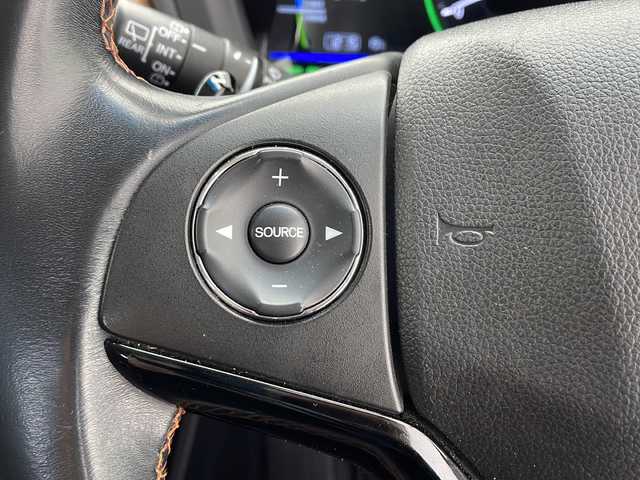 ホンダ ヴェゼル ハイブリッド Z 千葉県 2015(平27)年 4.8万km ルーセブラックM 社外ナビ【AVIC-RL09】/(CD/DVD/Bluetooth/フルセグ/SD/USB)/社外後席モニター/バックカメラ/クルーズコントロール/クリアランスソナー(前後)/電動パーキングブレーキ/オートホールド/LEDヘッドライト/フォグランプ/オートライト/シートヒーター(D+N席)/ETC/ハーフレザーシート/純正フロアマット/純正17インチアルミホイール/MTモード付AT/パドルシフト/トノカバー/電動格納ミラー/プッシュスタート/エアバッグ(W+サイド＋カーテン)/横滑り防止装置