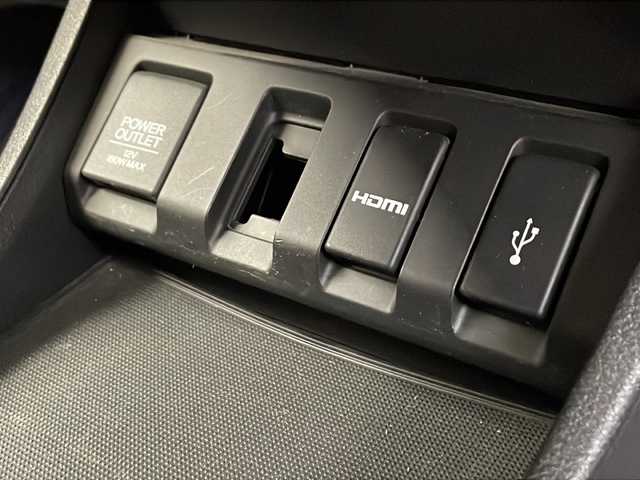 ホンダ ヴェゼル ハイブリッド Z 千葉県 2015(平27)年 4.8万km ルーセブラックM 社外ナビ【AVIC-RL09】/(CD/DVD/Bluetooth/フルセグ/SD/USB)/社外後席モニター/バックカメラ/クルーズコントロール/クリアランスソナー(前後)/電動パーキングブレーキ/オートホールド/LEDヘッドライト/フォグランプ/オートライト/シートヒーター(D+N席)/ETC/ハーフレザーシート/純正フロアマット/純正17インチアルミホイール/MTモード付AT/パドルシフト/トノカバー/電動格納ミラー/プッシュスタート/エアバッグ(W+サイド＋カーテン)/横滑り防止装置