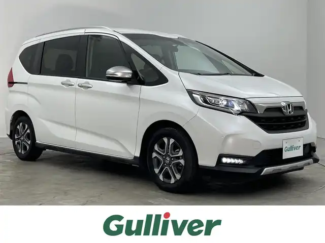 ホンダ フリード クロスター ホンダセンシング 埼玉県 2020(令2)年 3.5万km プラチナホワイトパール 社外ナビ　バックカメラ　アダプティブクルーズコントロール　ビルトインＥＴＣ　両側パワースライドドア　ハーフレザーシート　地デジフルセグ　ルーフレール　プッシュスタート　スマートキー　ＬＥＤヘッドライト