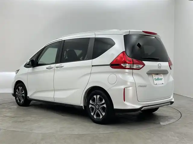 ホンダ フリード クロスター ホンダセンシング 埼玉県 2020(令2)年 3.5万km プラチナホワイトパール 社外ナビ　バックカメラ　アダプティブクルーズコントロール　ビルトインＥＴＣ　両側パワースライドドア　ハーフレザーシート　地デジフルセグ　ルーフレール　プッシュスタート　スマートキー　ＬＥＤヘッドライト